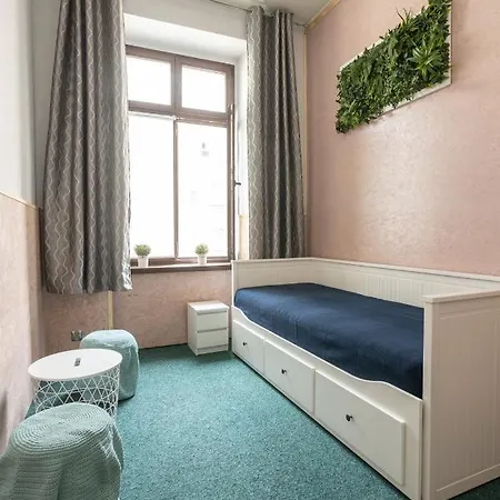 33 Vandrarhem