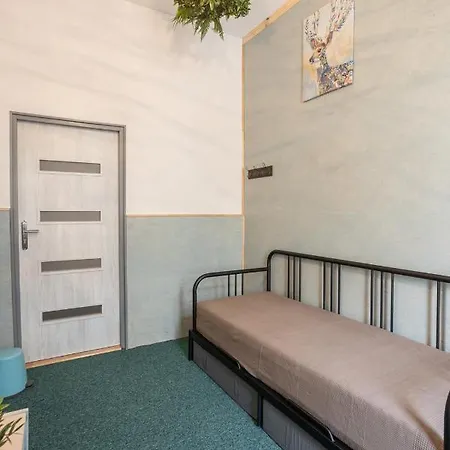 33 Vandrarhem