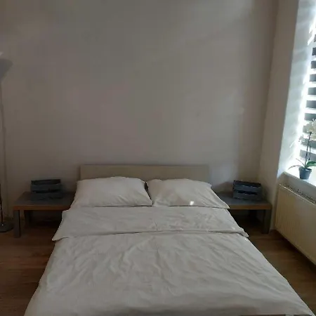 33 * Wrocław